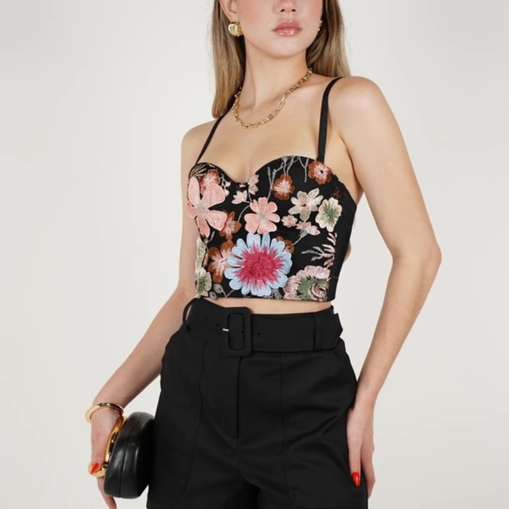 Floral Embroidered Black Crop Top L Mc7